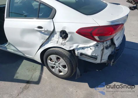 2018 Kia Forte Lx z USA, uszkodzony, nr VIN 3KPFL4A75JE213376